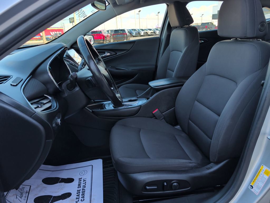 Used 2018 Chevrolet Malibu LT image 8