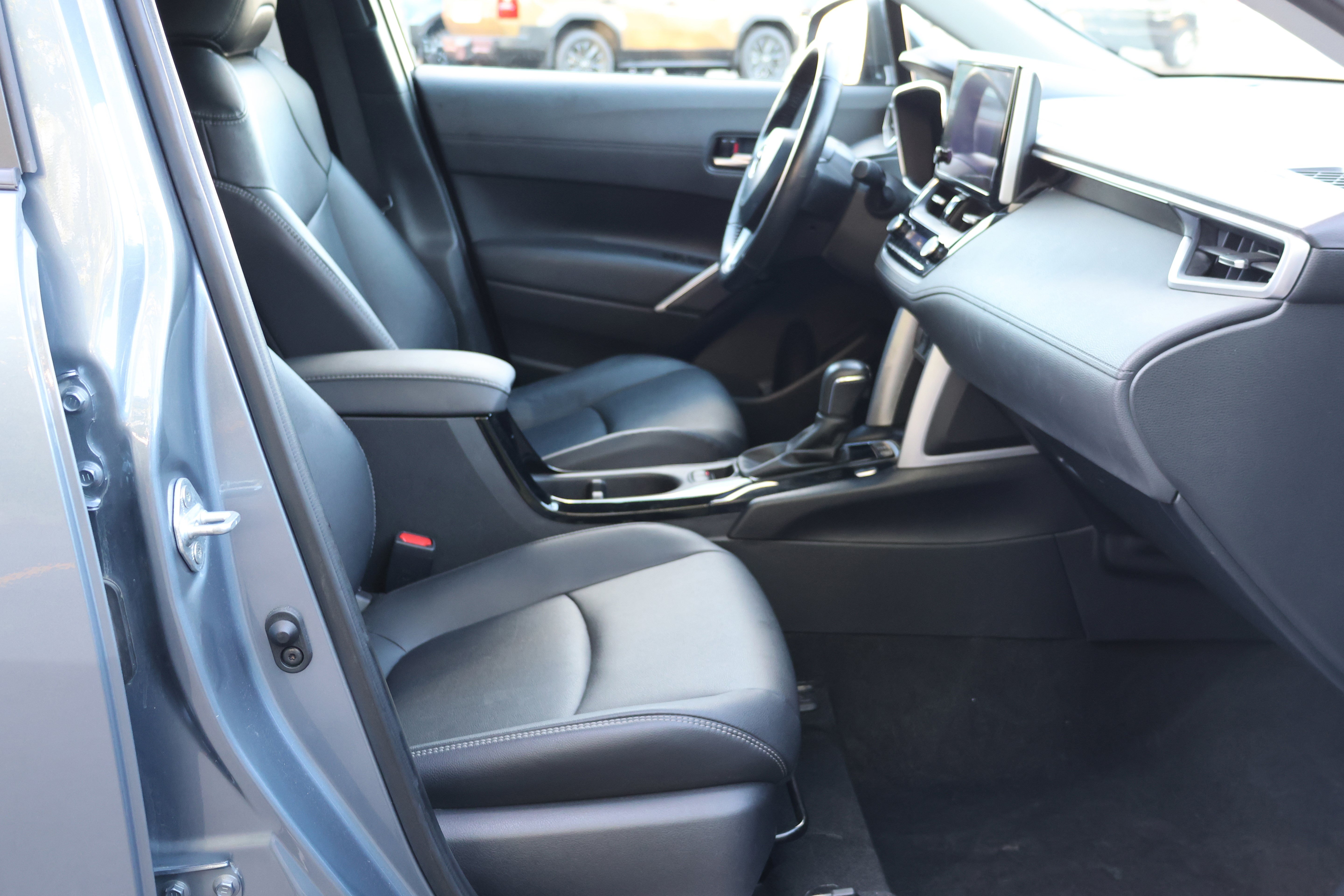 Certified 2024 Toyota Corolla Cross XLE FWD image 33