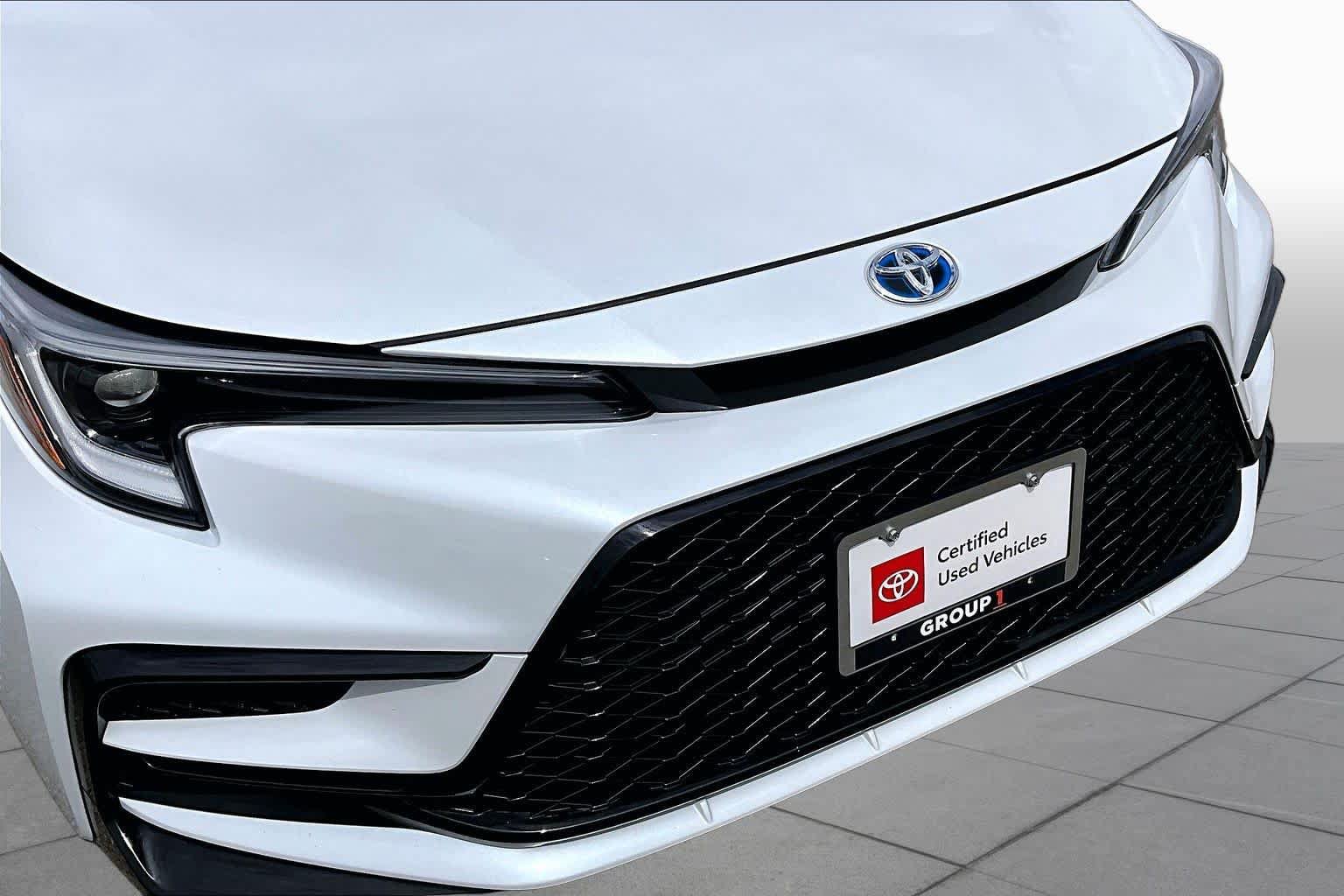 Certified 2025 Toyota Corolla SE FWD image 29