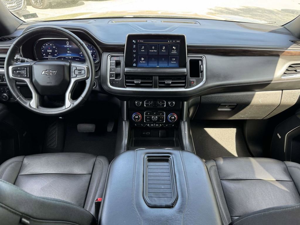 Used 2023 Chevrolet Tahoe Z71 w/ Luxury Package AWD/4WD image 3