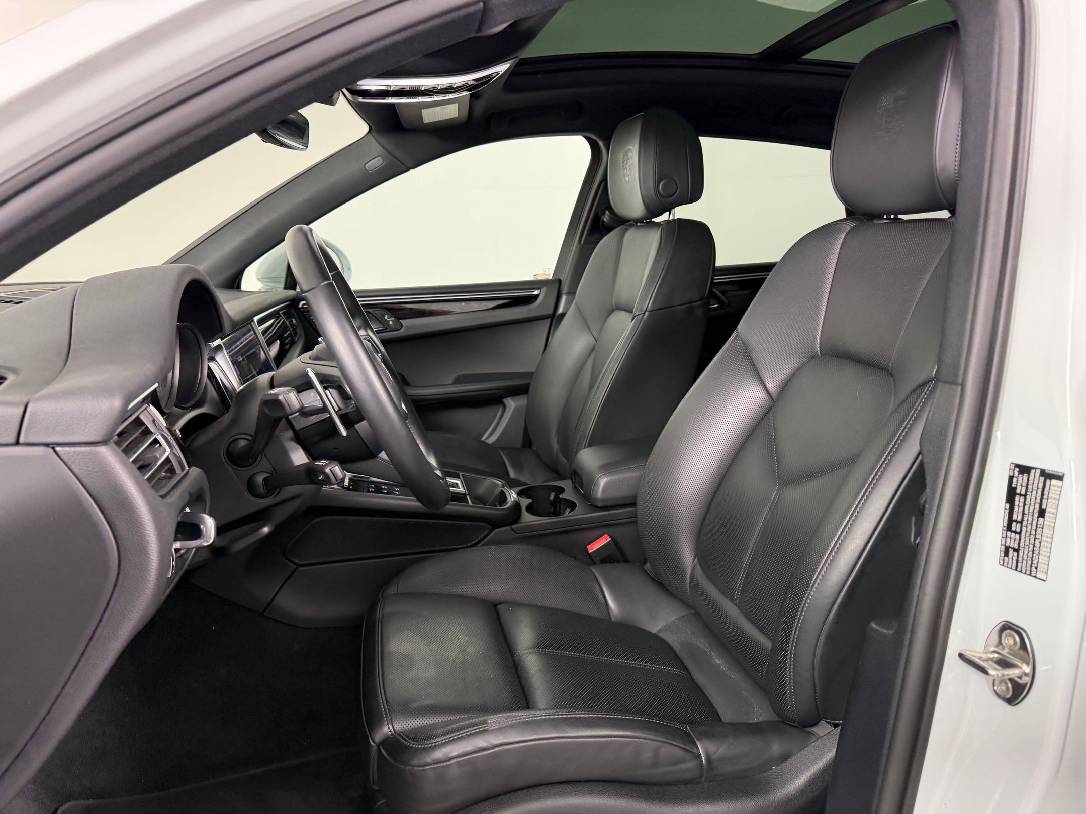 Certified 2023 Porsche Macan S image 5