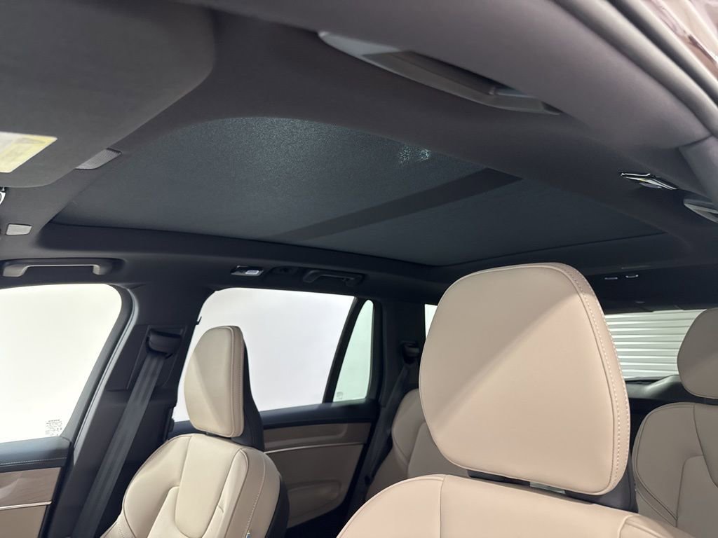 New 2026 Volvo XC90 B5 Plus w/ Protection Package AWD/4WD image 16