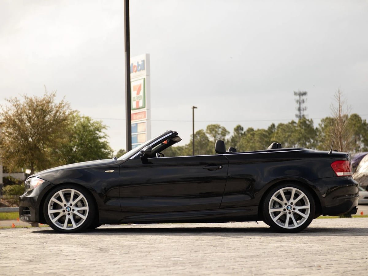Used 2012 BMW 135i Convertible RWD image 15