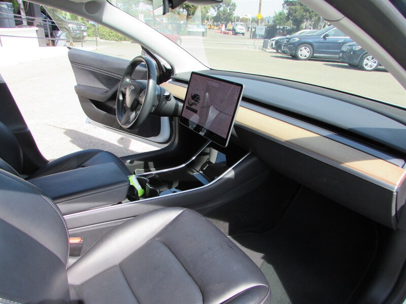Used 2018 Tesla Model 3 Long Range AWD/4WD image 26