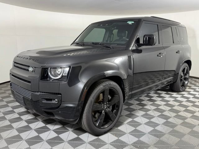 Used 2024 Land Rover Defender 110 X-Dynamic SE AWD/4WD image 2