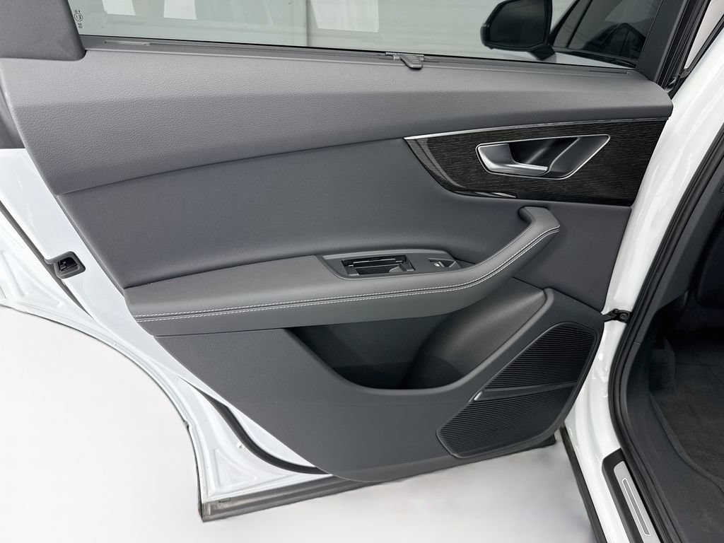 New 2026 Audi Q7 3.0T Premium Plus AWD/4WD image 26