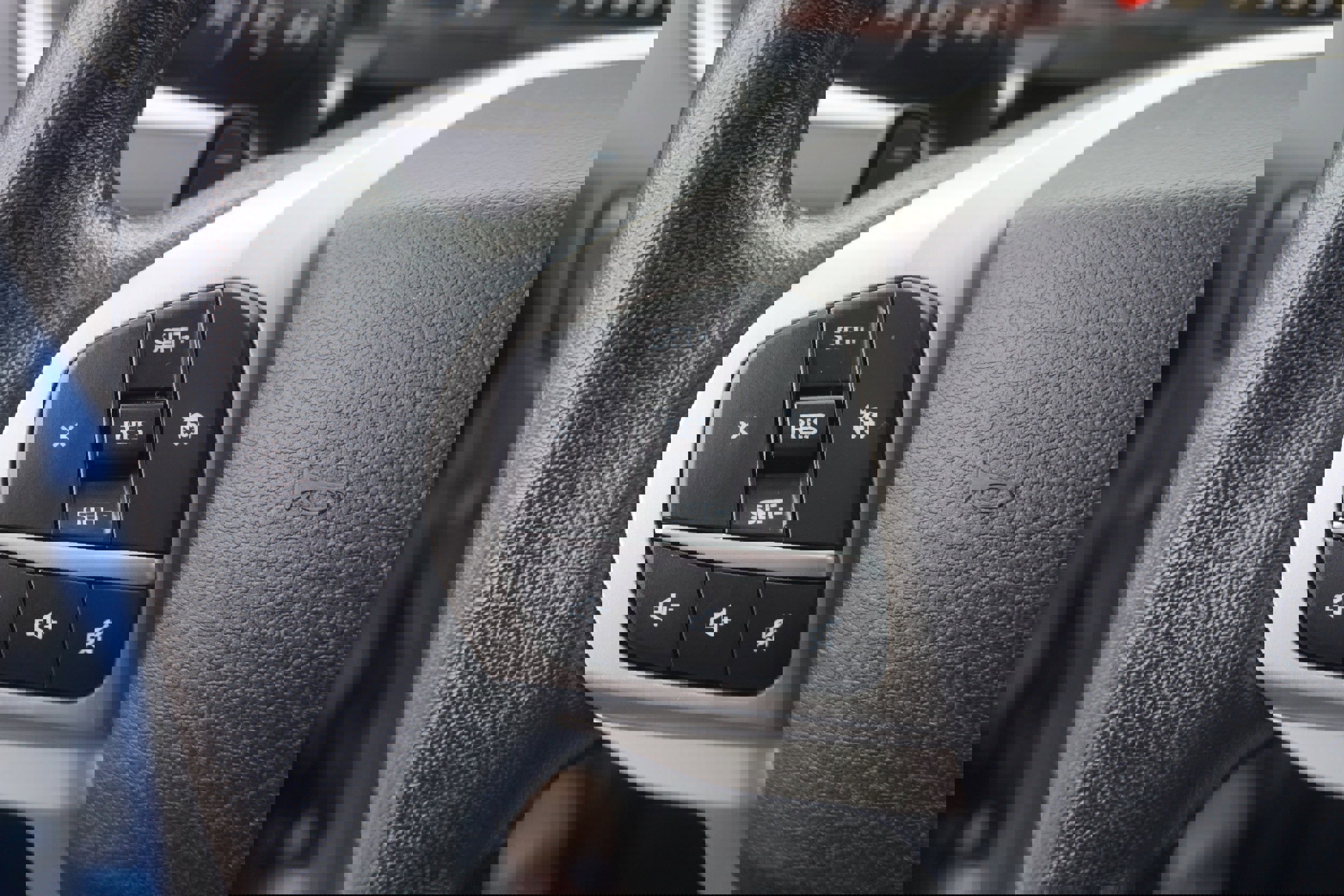 Used 2020 Ford Explorer XLT w/ Equipment Group 202A image 18