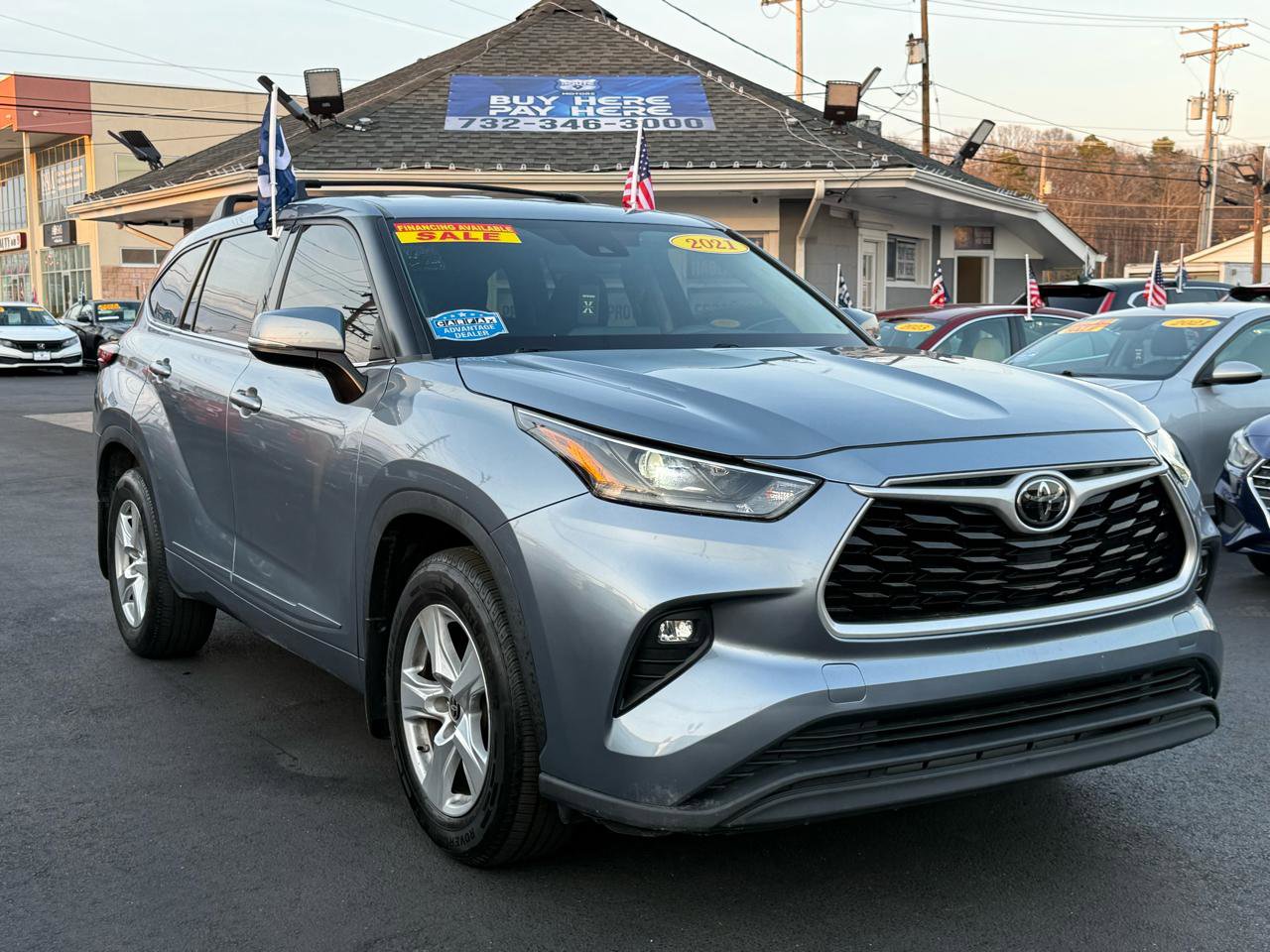 Used 2021 Toyota Highlander LE image 4