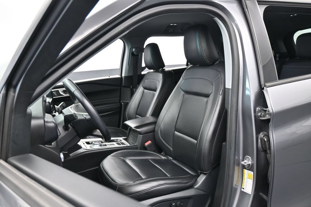 Used 2021 Ford Explorer XLT w/ Equipment Group 202A RWD image 10
