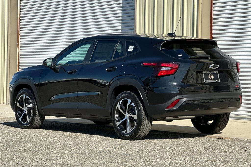 New 2026 Chevrolet Trax RS image 4