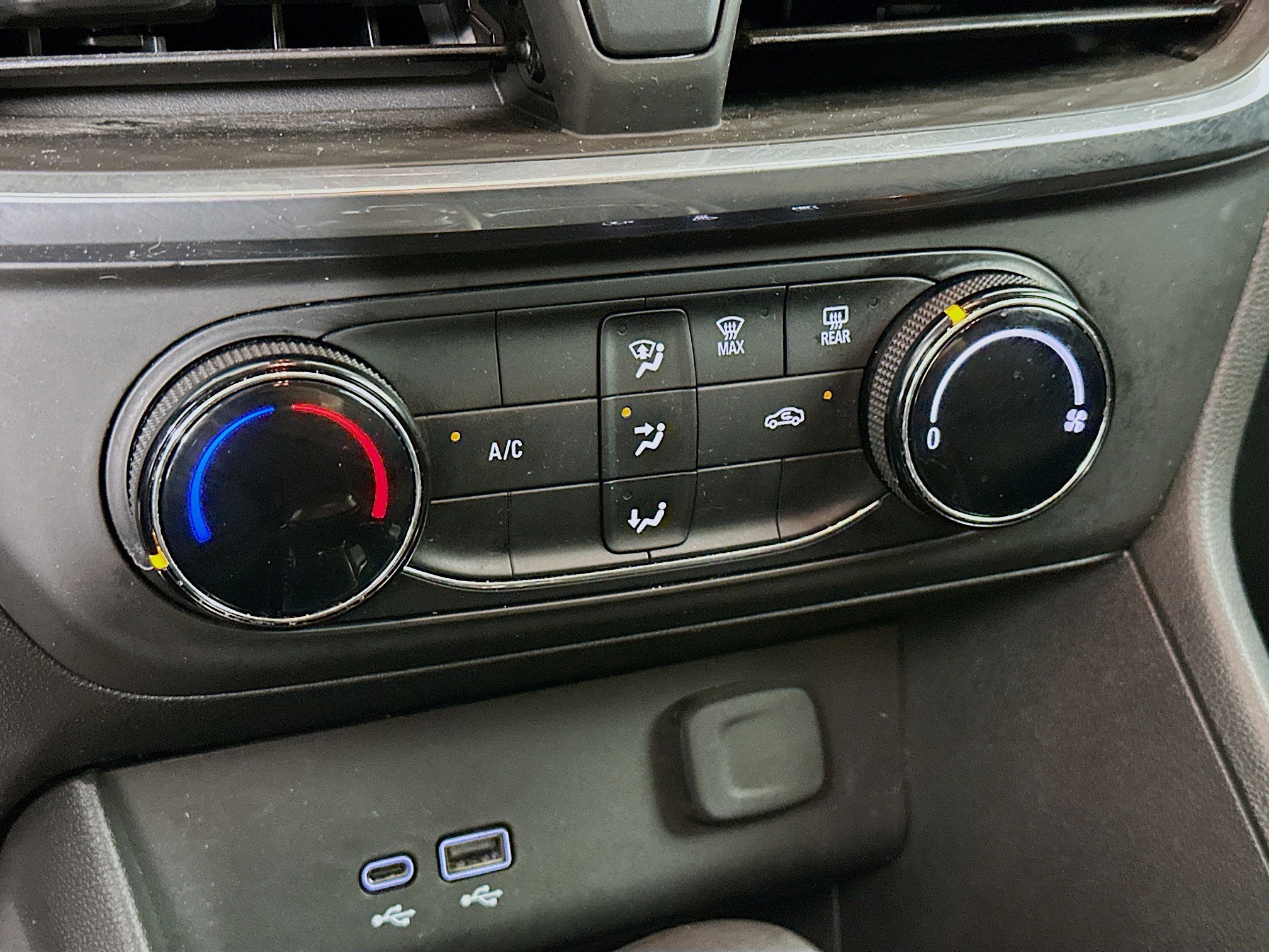 Used 2024 Buick Encore GX Preferred image 23