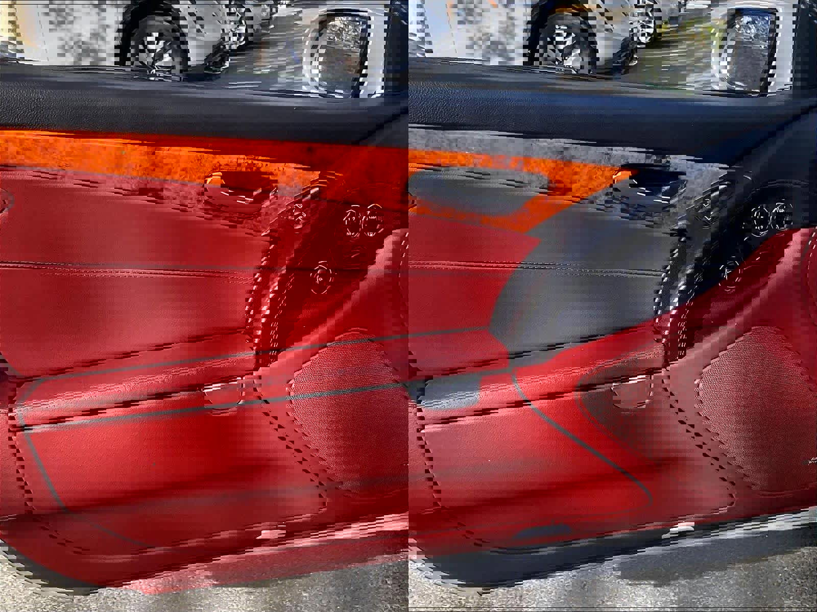 Used 2008 Mercedes-Benz SL 550 image 24