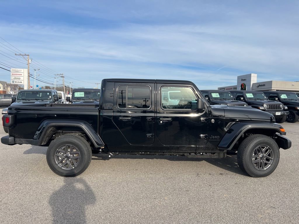 New 2026 Jeep Gladiator Sport image 8
