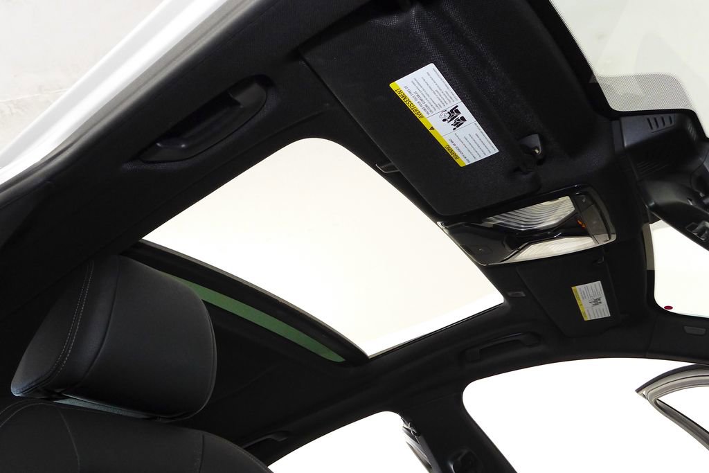 Used 2019 BMW 530e w/ Premium Package image 18