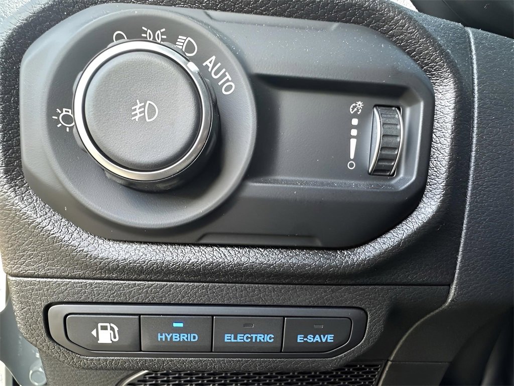 Used 2024 Jeep Wrangler Unlimited w/ Convenience Group image 25
