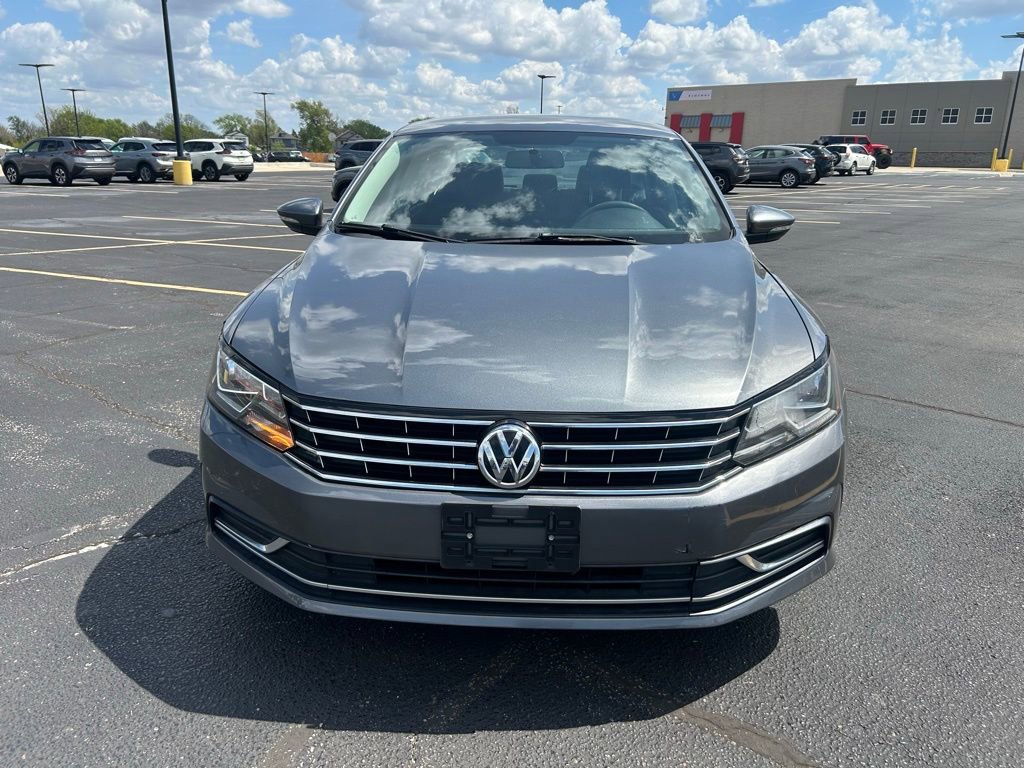 Used 2018 Volkswagen Passat 2.0T S FWD image 4