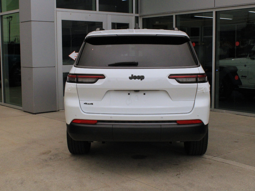 New 2026 Jeep Grand Cherokee L Limited w/ Limited Altitude Package AWD/4WD image 7