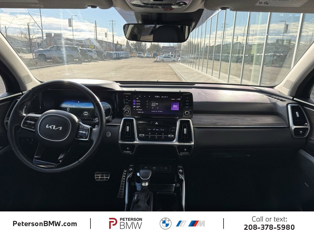 Used 2023 Kia Sorento SX Prestige image 2