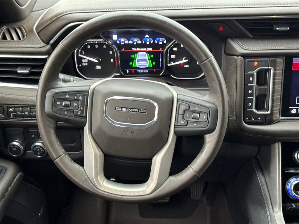 Used 2021 GMC Yukon Denali w/ Denali Premium Package image 26