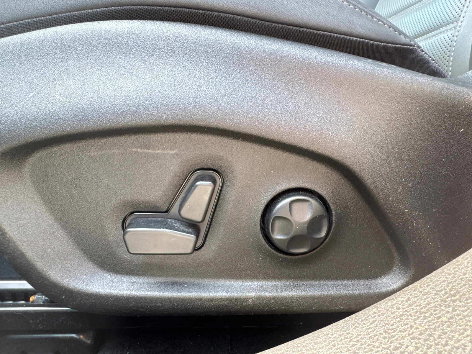 Used 2025 Dodge Hornet R/T w/ R/T Plus Package image 11