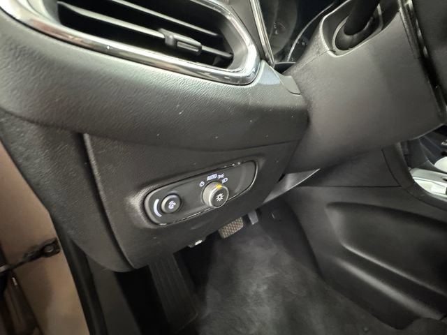 Used 2019 Chevrolet Equinox LS w/ LS Convenience Package FWD image 25
