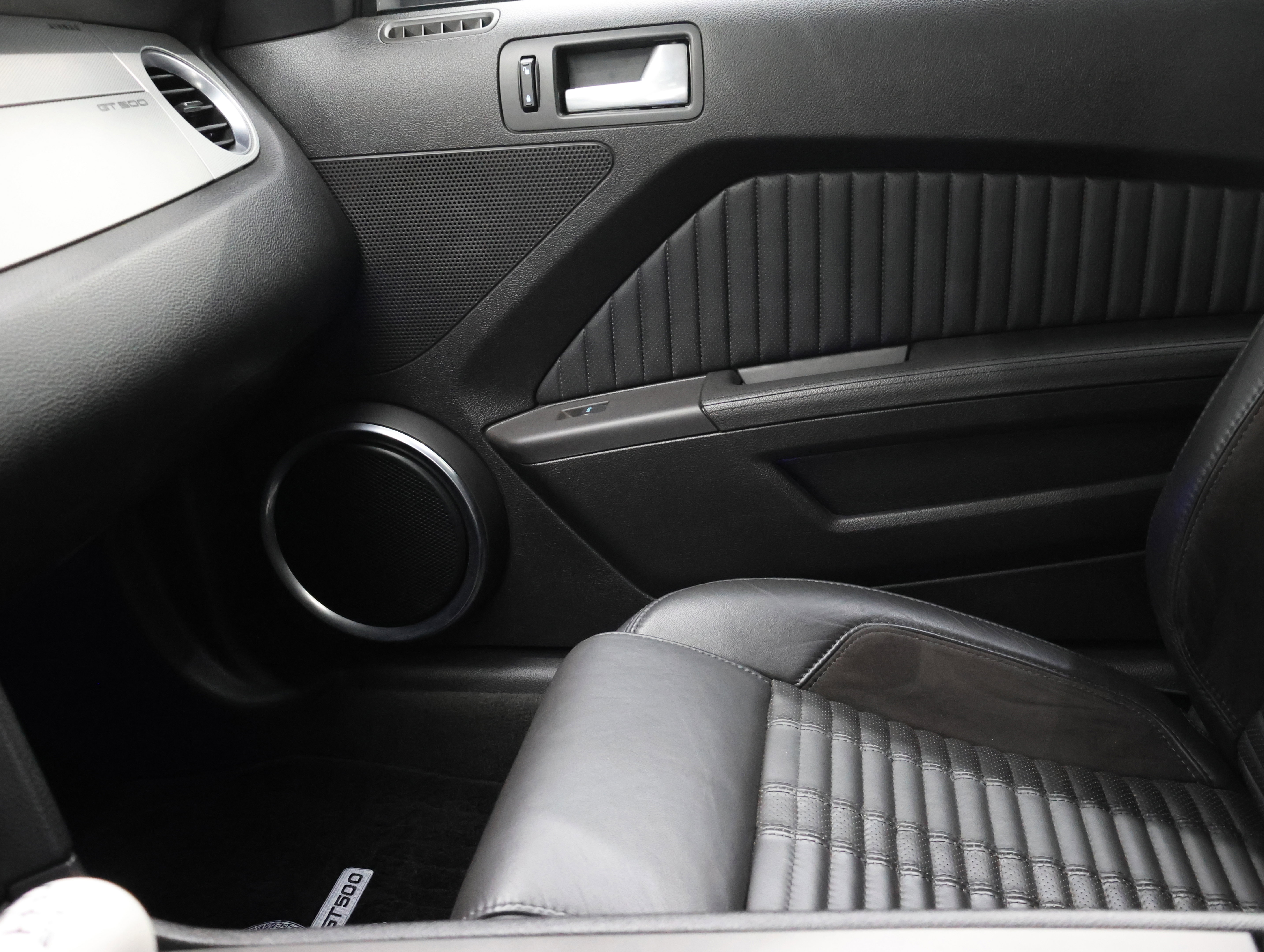 Used 2013 Ford Mustang Shelby GT500 RWD image 12