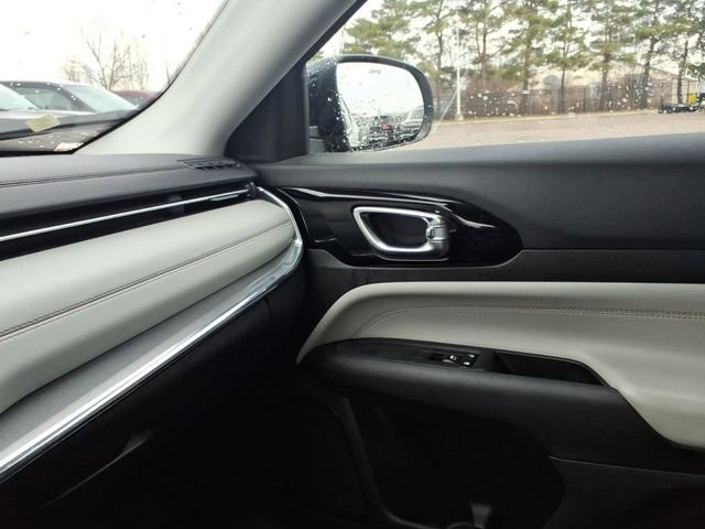 Used 2022 Jeep Compass Limited image 12