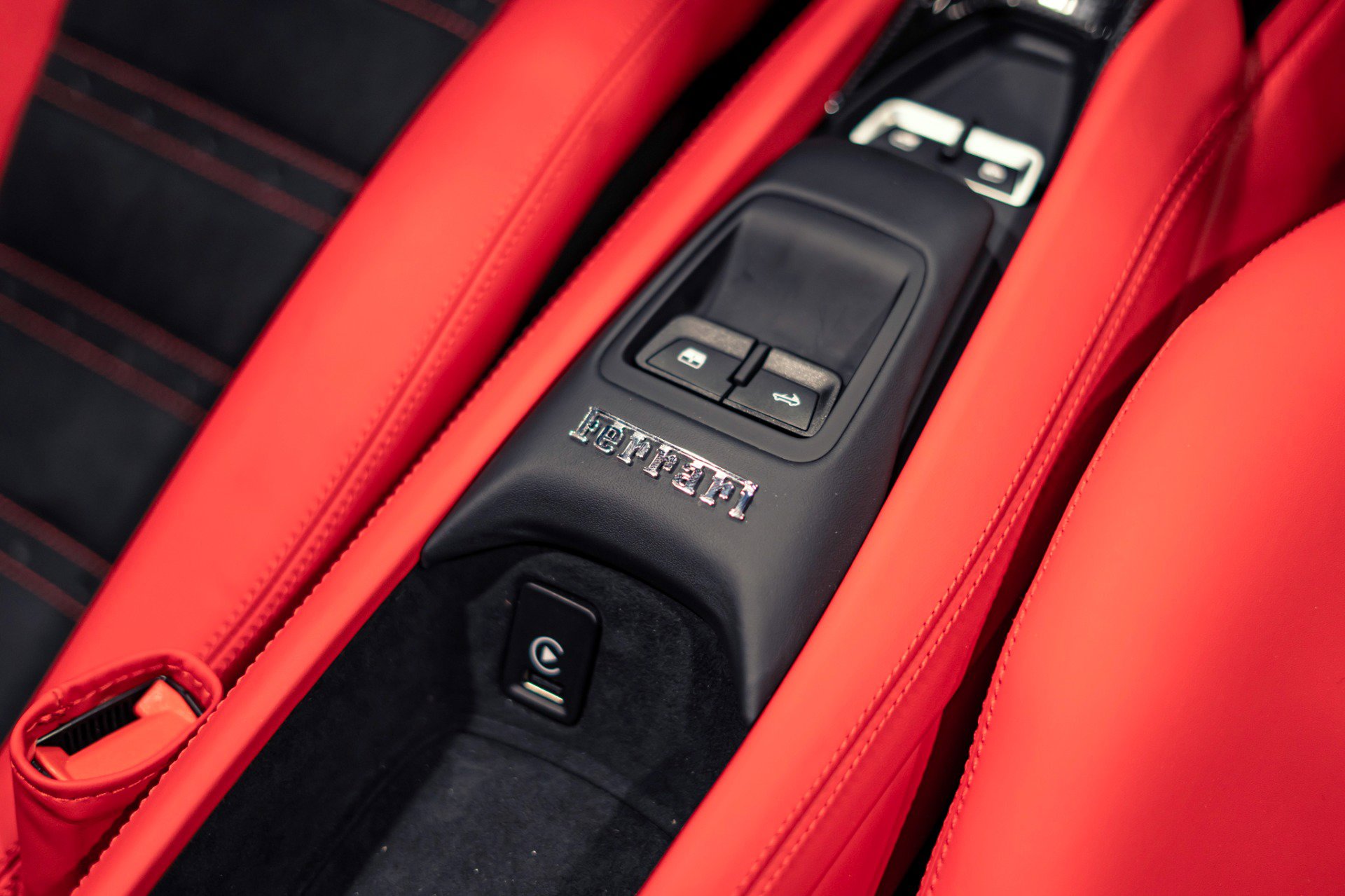 Used 2023 Ferrari F8 Tributo RWD image 37