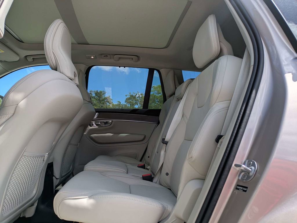 New 2026 Volvo XC90 T8 Ultra w/ Protection Package Premier AWD/4WD image 17