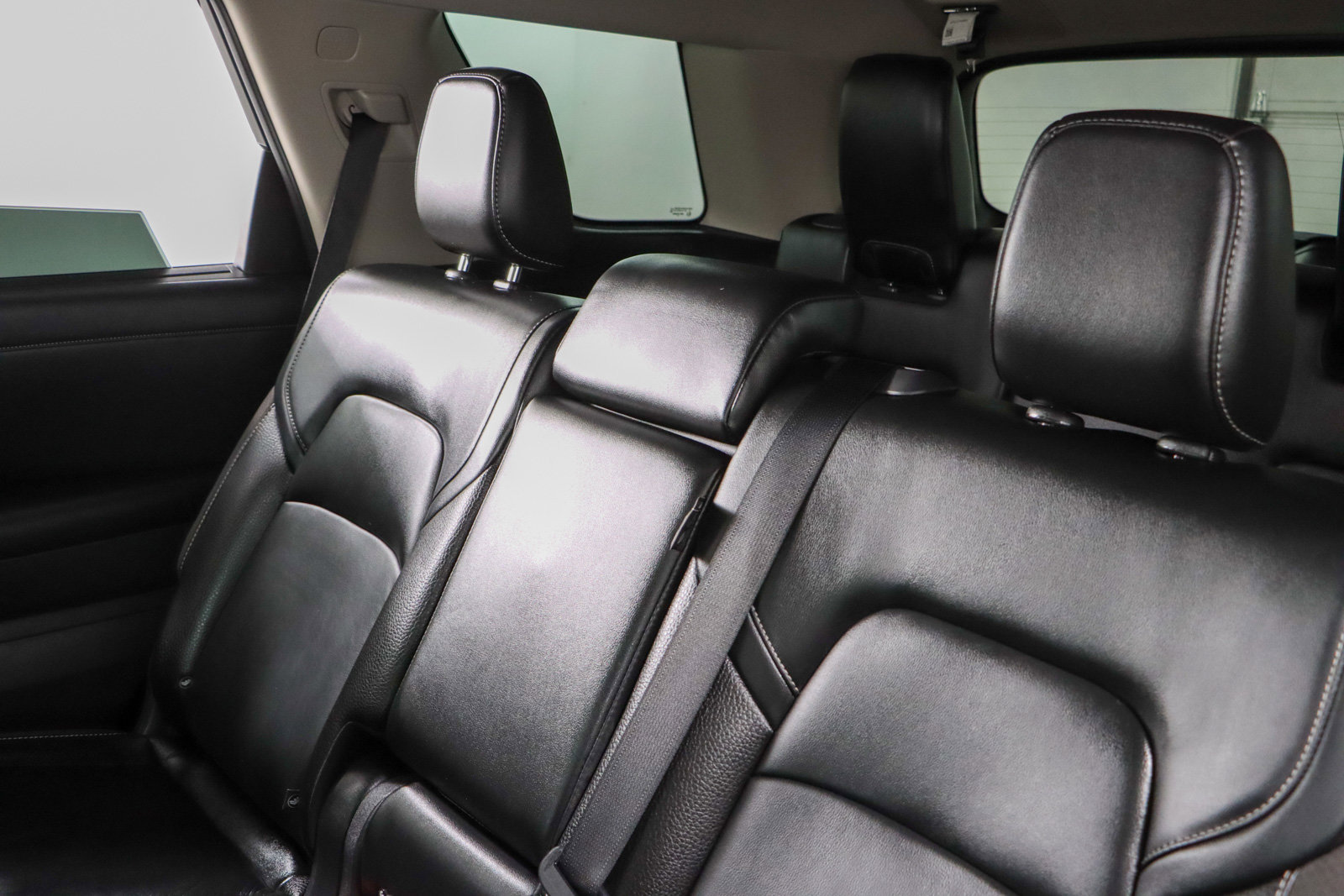 Used 2023 Nissan Pathfinder SL w/ Lighting Package (N92) image 24