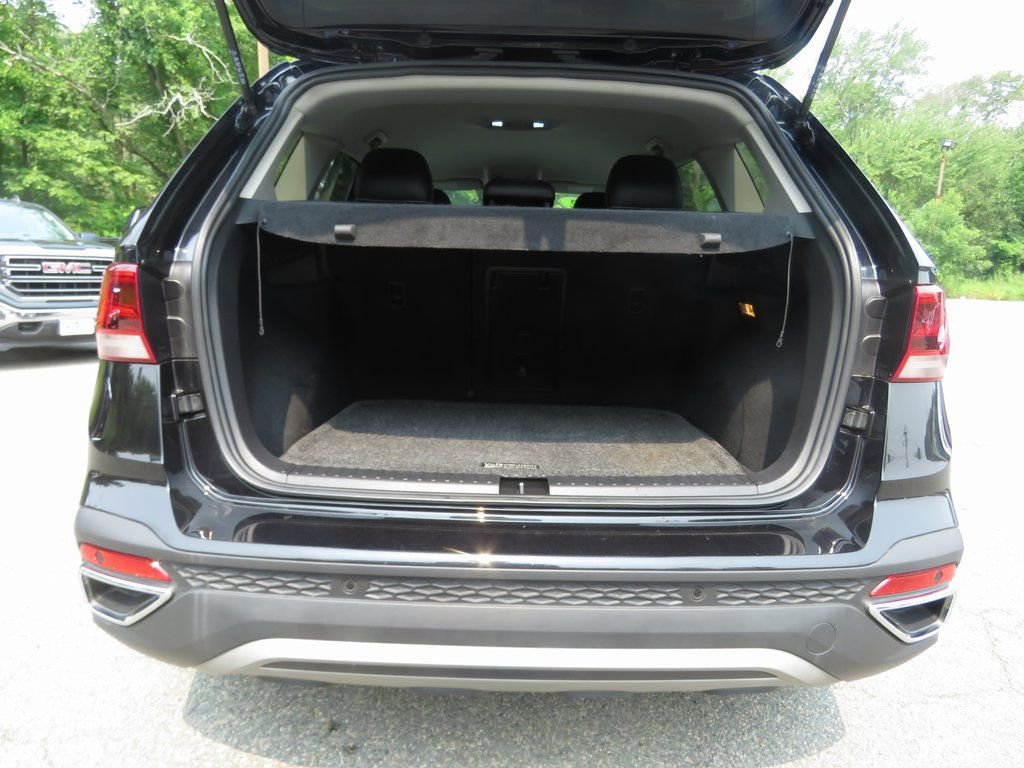 Used 2022 Volkswagen Taos SEL image 18