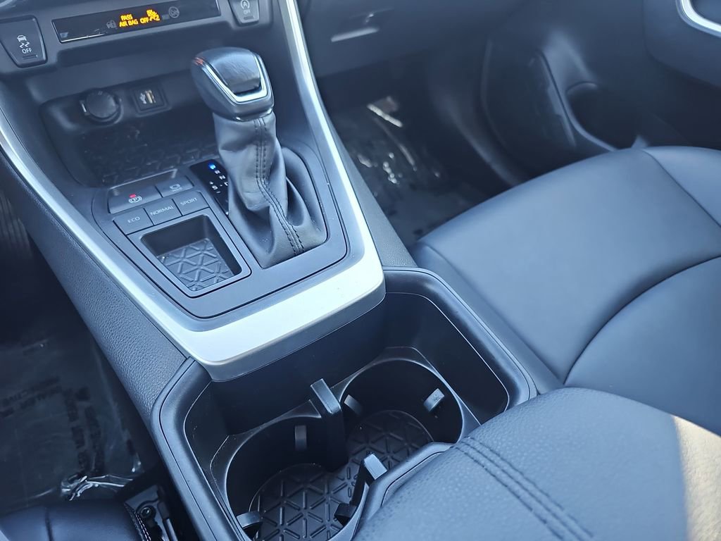 Used 2023 Toyota RAV4 XLE Premium image 30