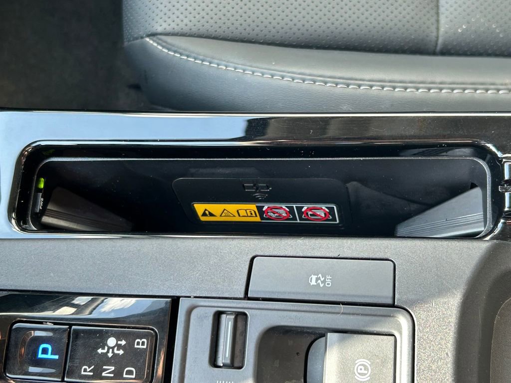 Used 2025 Toyota Prius XLE FWD image 29