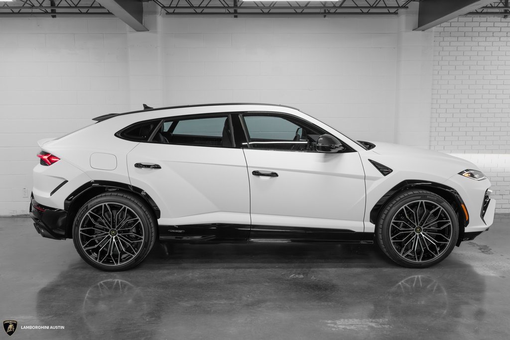 Used 2025 Lamborghini Urus SE image 18