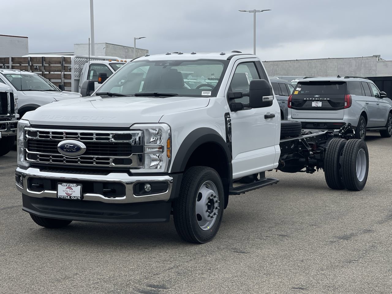 New 2025 Ford F450 XL w/ XL Chrome Package RWD image 3