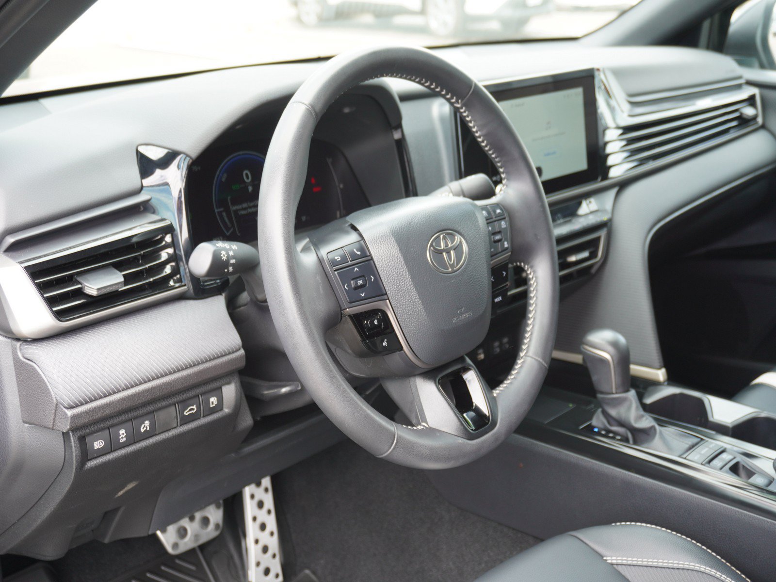 Used 2026 Toyota Camry SE w/ Convenience Package FWD image 19