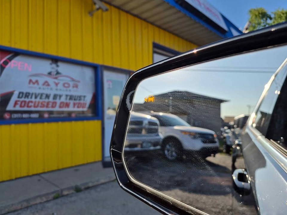 Used 2020 Chevrolet Traverse LT FWD image 13