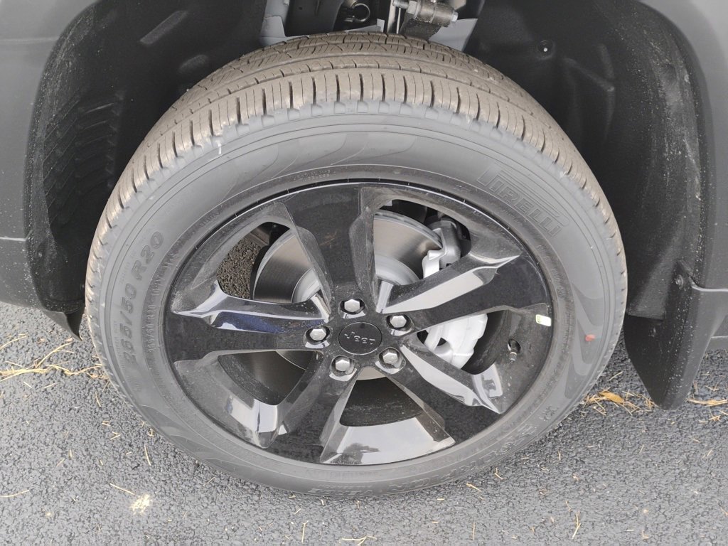 New 2025 Jeep Grand Cherokee Limited w/ Luxury Tech Group II image 9