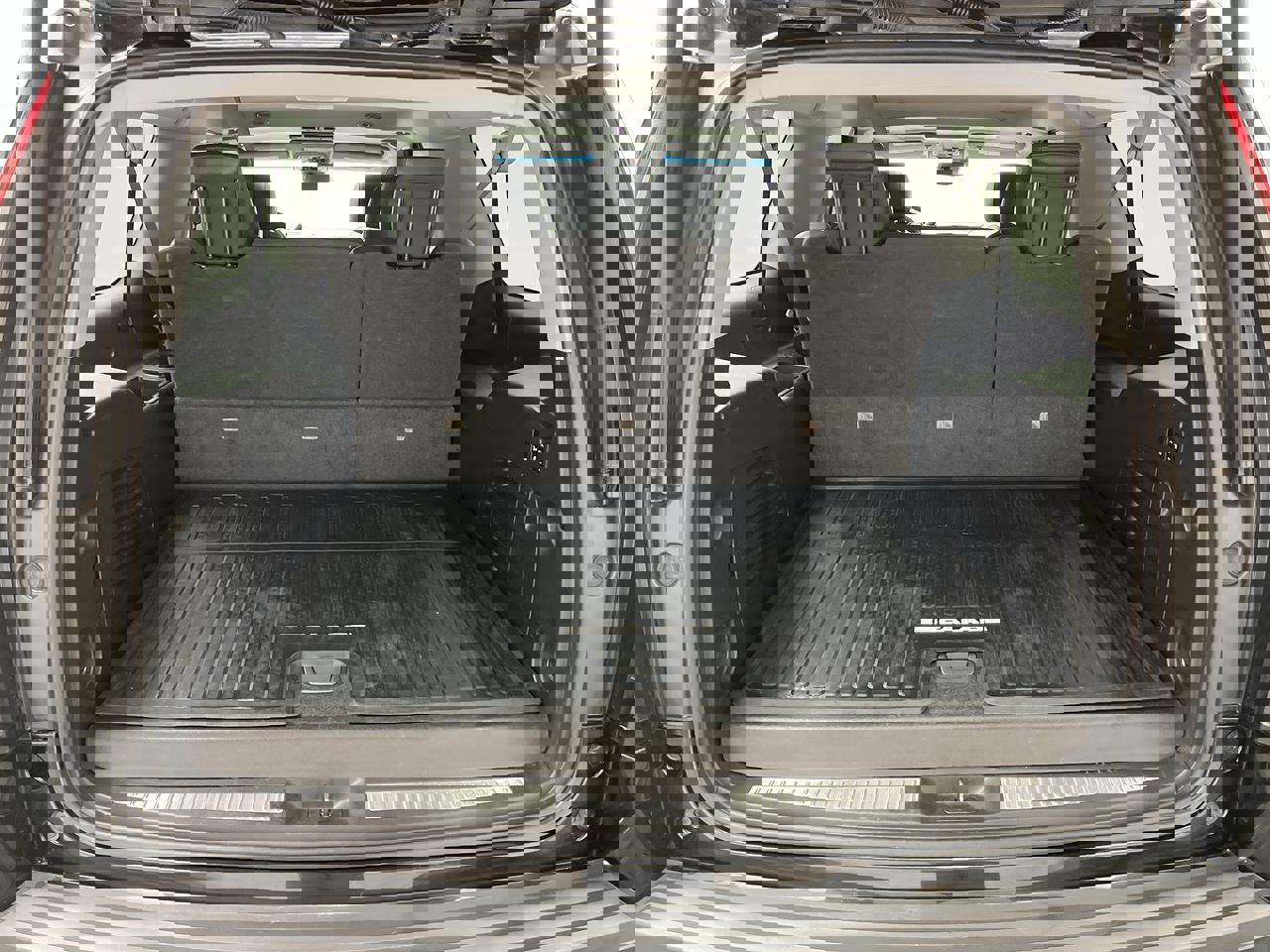 Used 2019 Cadillac Escalade ESV Premium Luxury image 36