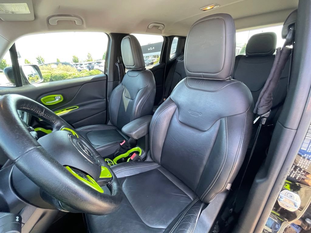 Used 2016 Jeep Renegade Limited FWD image 22