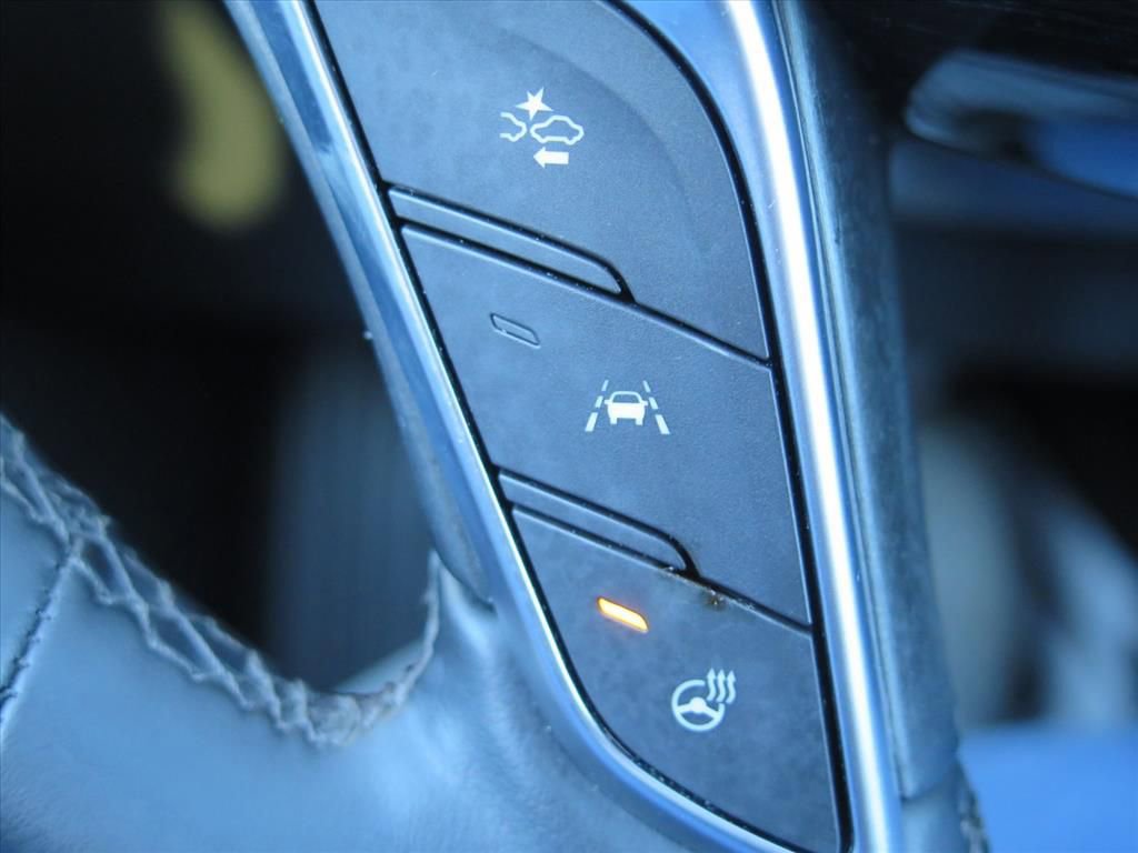 Used 2025 Cadillac XT5 Premium Luxury image 18