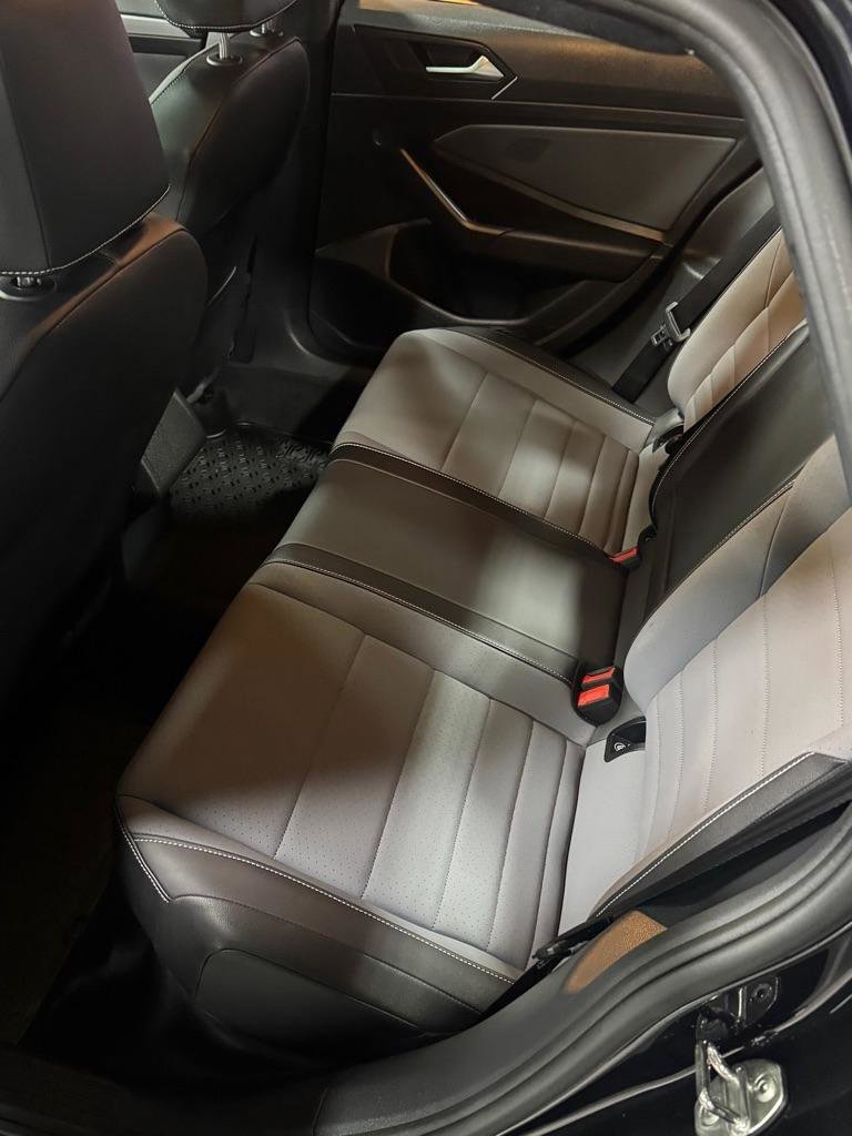 Used 2025 Volkswagen Jetta SE image 21