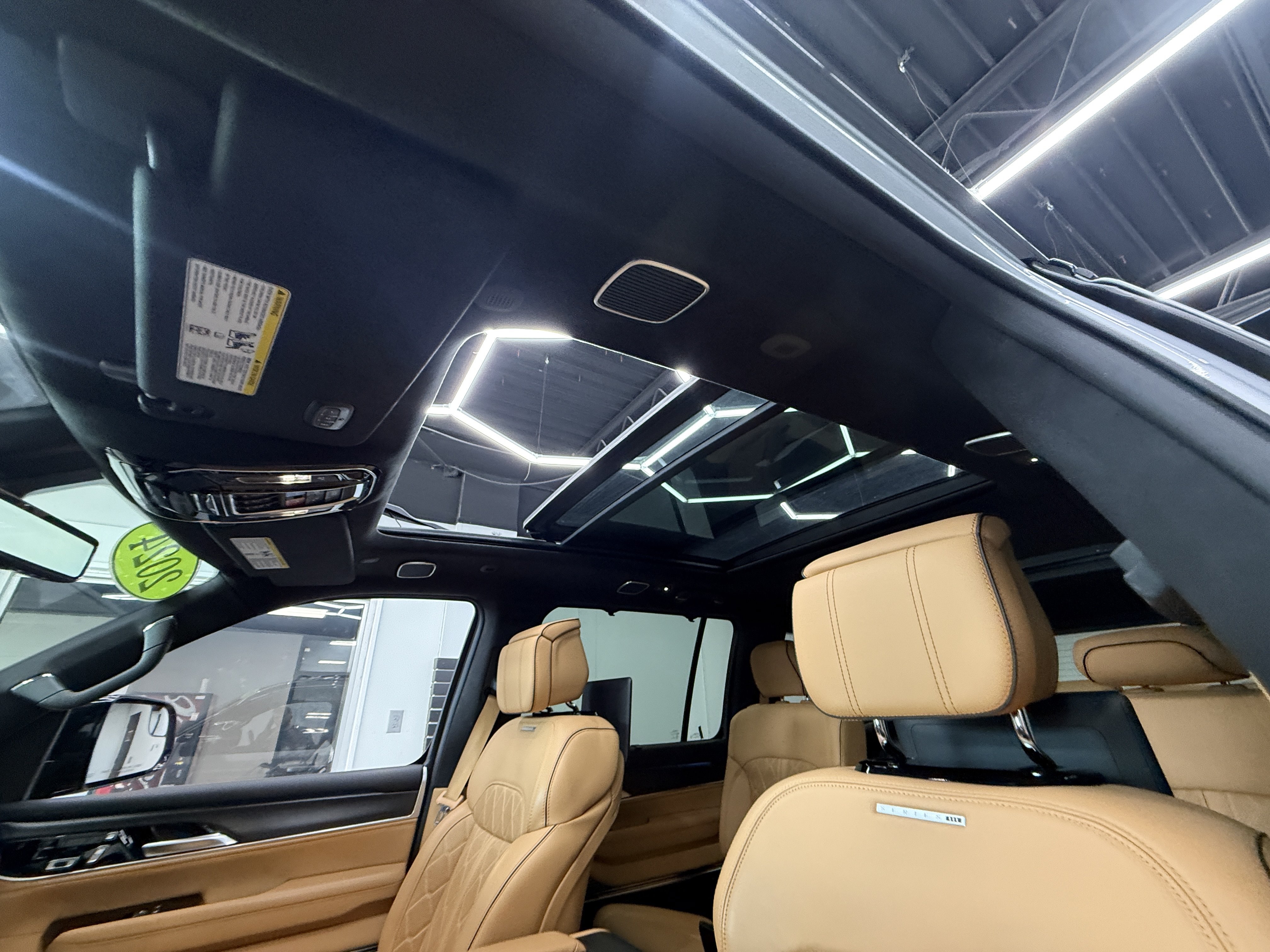 Used 2024 Jeep Grand Wagoneer Series III w/ Rear-Seat Entertainment Group AWD/4WD image 12