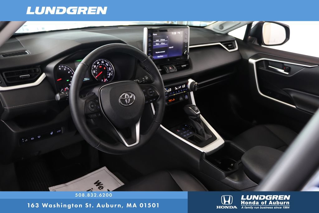 Used 2022 Toyota RAV4 XLE Premium AWD/4WD image 8