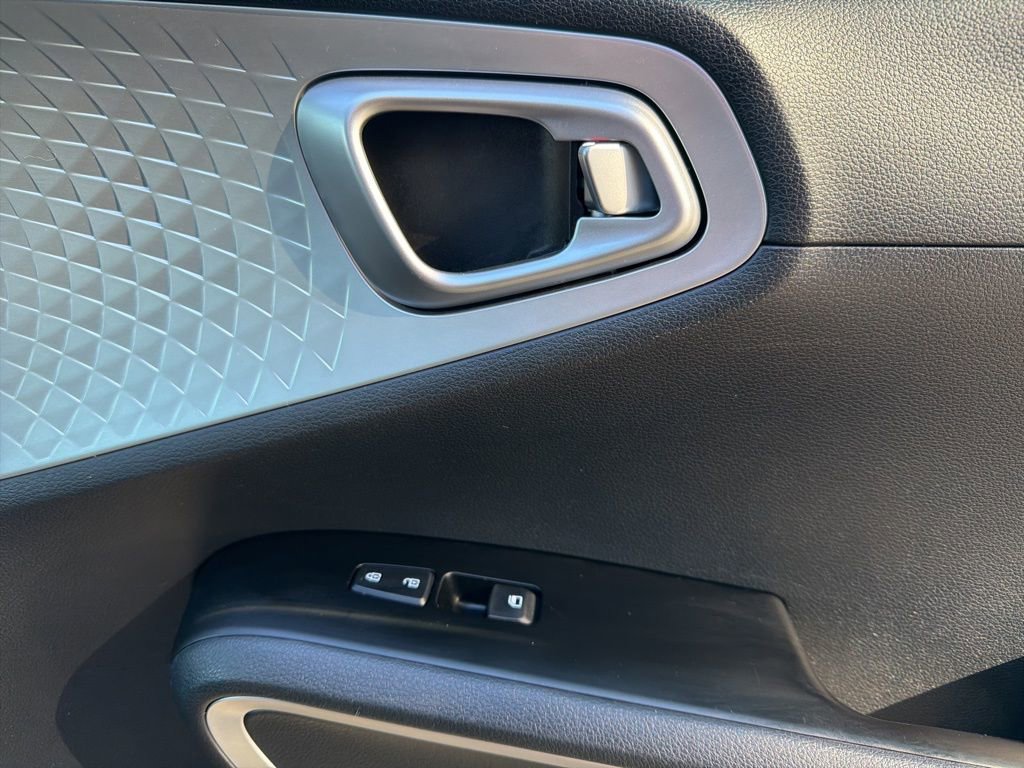 Used 2020 Kia Soul LX image 29