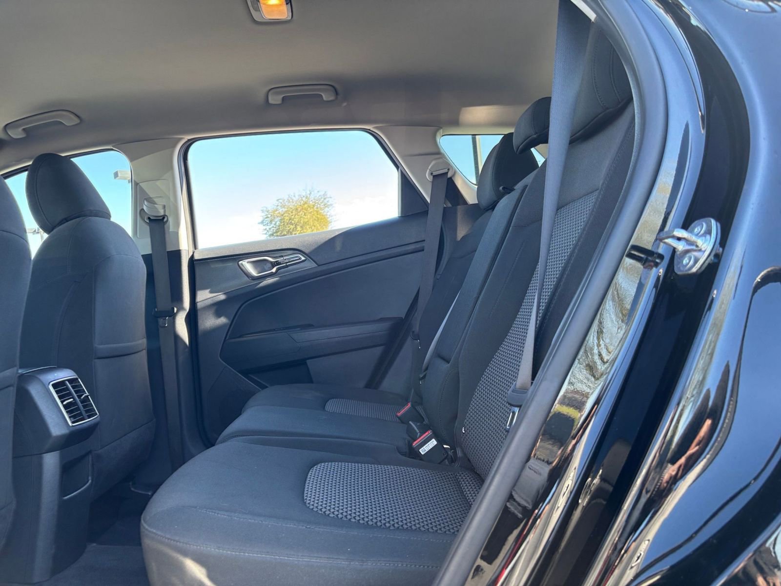 Used 2025 Kia Sportage LX FWD image 24