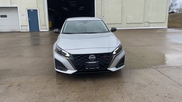 Used 2024 Nissan Altima 2.5 SR image 3