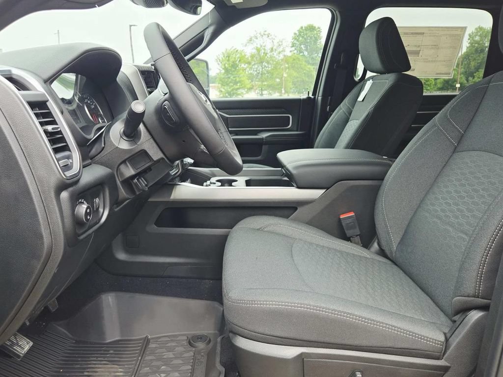 New 2026 RAM 2500 Big Horn AWD/4WD image 16
