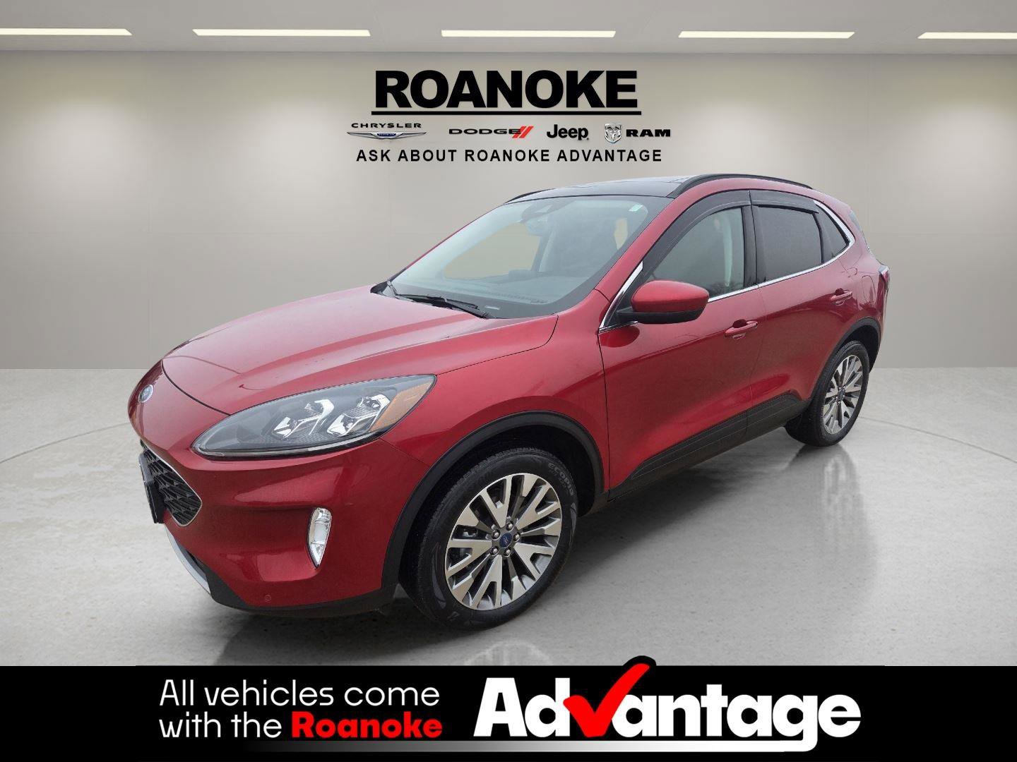 Used 2022 Ford Escape Titanium w/ Class II Trailer Tow Package image 6