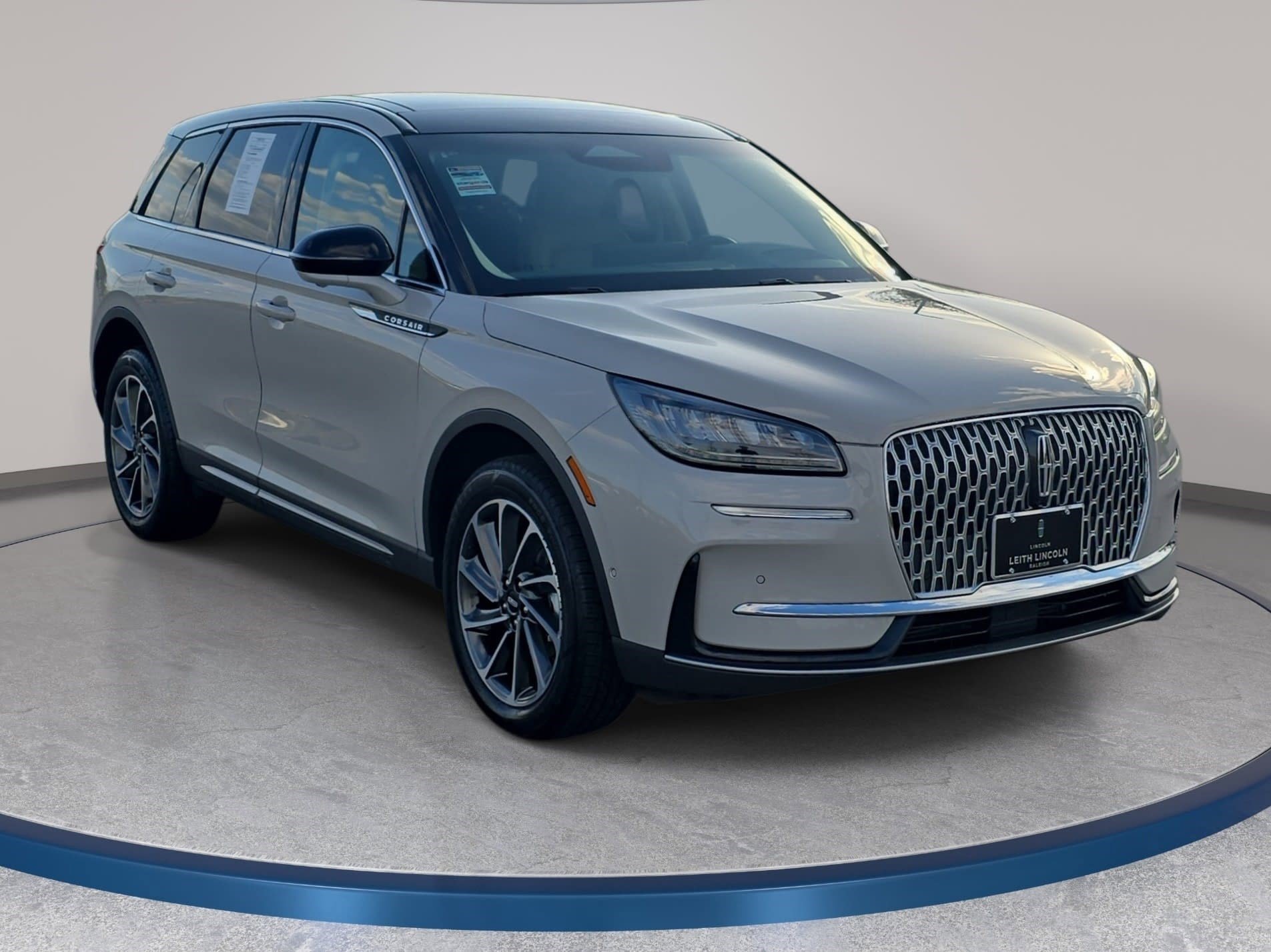 Certified 2023 Lincoln Corsair AWD w/ Equipment Group 102A image 3